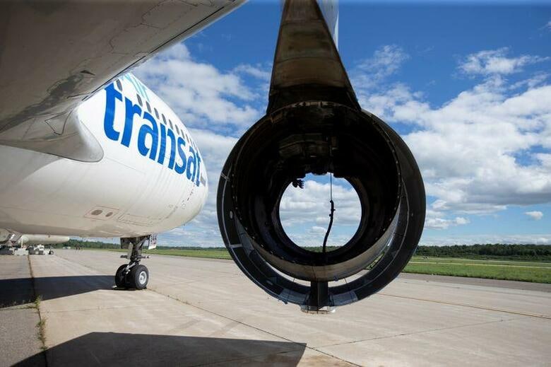 新型コロナウイルスの世界的大流行により航空機の運航休止が広がる中、航空機の解体や中古部品の売買を手掛ける事業が持ち直しの兆しを見せている。写真は８月、カナダのミラベルにあるエアロサイクルの駐機場に置かれたエアバスA３１０機。エンジンが外されている（２０２０年　ロイター/Christinne Muschi）