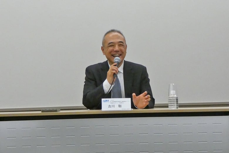会見でJAXA退職を発表した古川聡さん（3月30日）　筆者撮影