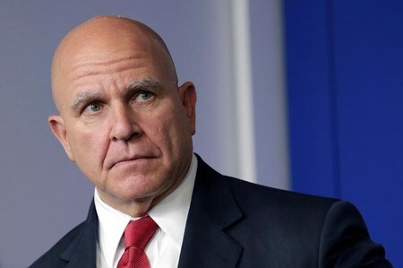 　１１月２日、米マクマスター大統領補佐官（国家安全保障担当、写真）によると、トランプ米大統領は５日からのアジア５カ国歴訪で、北朝鮮の核開発問題について時間切れが迫っていると各国指導者に警告し、北朝鮮を孤立化させる戦略を説明する方針。ワシントンで８月撮影（２０１７年　ロイター/Yuri Gripas）