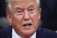 物価と借金に圧迫される家計、トランプ離れ進む中間層