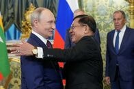 プーチン氏、ミャンマー大統領と会談　製油所建設やＬＮＧ供給巡り協議