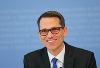 スイス中銀総裁、エネルギー価格高止まりに警戒　ＵＢＳ規制強化は擁護