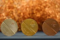 ミラノ･コルティナ オリンピックのメダル破損騒動の真相 ── ｢栄光が壊れた｣は安全設計の裏返し