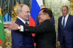 プーチン氏、ミャンマー大統領と会談　製油所建設やＬＮＧ供給巡り協議