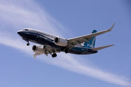 ６月２３日、米ボーイングの最新鋭旅客機７３７ＭＡＸは、通商を巡る確執や規制面のハードル、中国の競争力を抑えようとする欧米諸国の企てなどにより、中国での運航再開が遅々として進まない。写真は７３７MAX。シアトルで２０２０年６月撮影（２０２１年　ロイター/Karen Ducey）