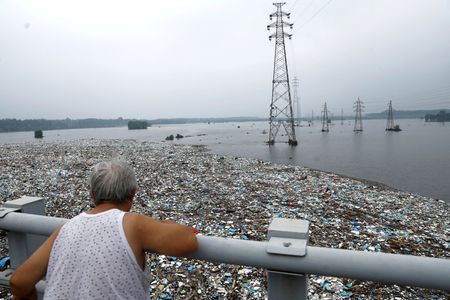 中国国営メディアは３日、記録的な豪雨や洪水を受けて国の災害対応システムが試されていると伝えた。写真は８月２日、北京で撮影（２０２３年　ロイター/Tingshu Wang）