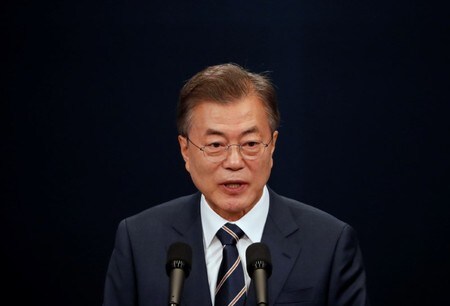 　７月１２日、韓国の文在寅（ムン・ジェイン）大統領は、北朝鮮による米国に対する批判は交渉戦略の一環で、米朝間の協議は「正しい道のり」を進んでいるとの見解を示した。写真はソウルで５月撮影（２０１８年　ロイター/Kim Hong-Ji）
