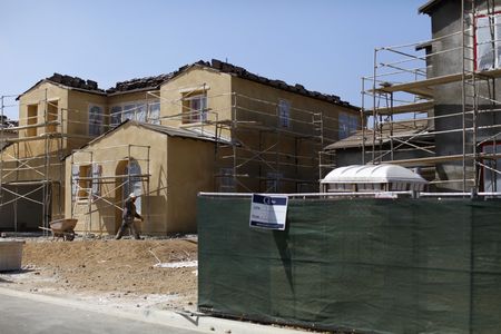 米商務省が１日発表した３月の建設支出（季節調整済み）は年率換算で前月比０．３％増加した。２０１１年９月撮影（２０２３年　ロイター/Mike Blake）