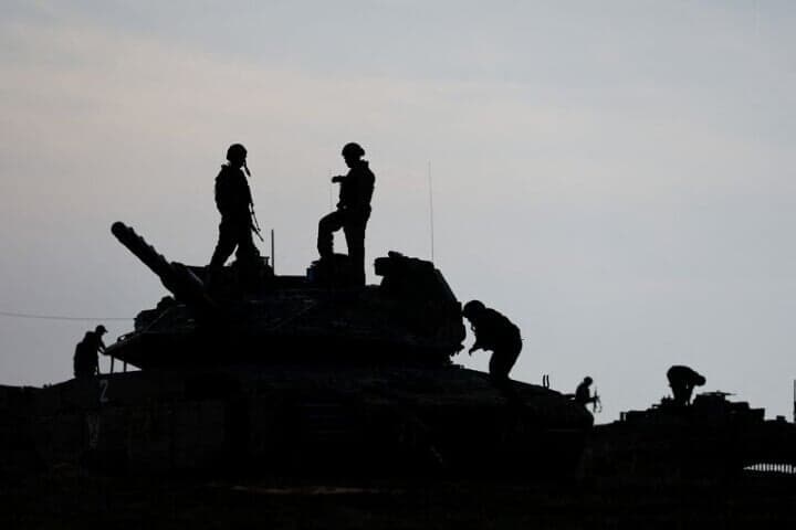 イスラム組織ハマスの最高指導者ハニヤ氏は、パレスチナ自治区ガザ（写真）での戦闘休止に向けた交渉を巡り、仲介役を務めるエジプトとカタールの高官らと個別に電話会談した。（２０２４年　ロイター/Amir Cohen）