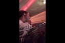 「もはや性的暴行」...こちらも機内でハラスメントを受けた女性の「証拠動画」：体の上に完全にのしかかってくる