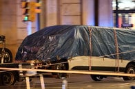 バルセロナで車暴走テロ、はねられて「宙に舞う」観光客