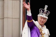 英王室の静かなる危機...「安全運転」で支持率維持に努めるチャールズ国王、頭痛の種は相変わらずの次男ヘンリー