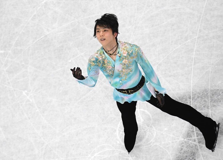 「ニューズウィーク日本版『羽生結弦特集』の執筆依頼を受けていたので、記事を意識しながら北京五輪のフリーを画面越しにライブで見ました。リアルタイムでは回りきったように見えた4回転アクセルと、演技を終えた直後に天を仰いだ神々しい表情が印象的でした」（茜氏談）『羽生結弦 アマチュア時代 全記録』302頁より ©時事