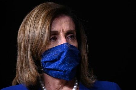 　　７月３０日、ペロシ米下院議長は２９日、新型コロナウイルスの感染防止策として、議員およびスタッフに議場でのマスク着用を義務付けると発表した。写真はワシントンで撮影（２０２０年　ロイター/Erin Scott）