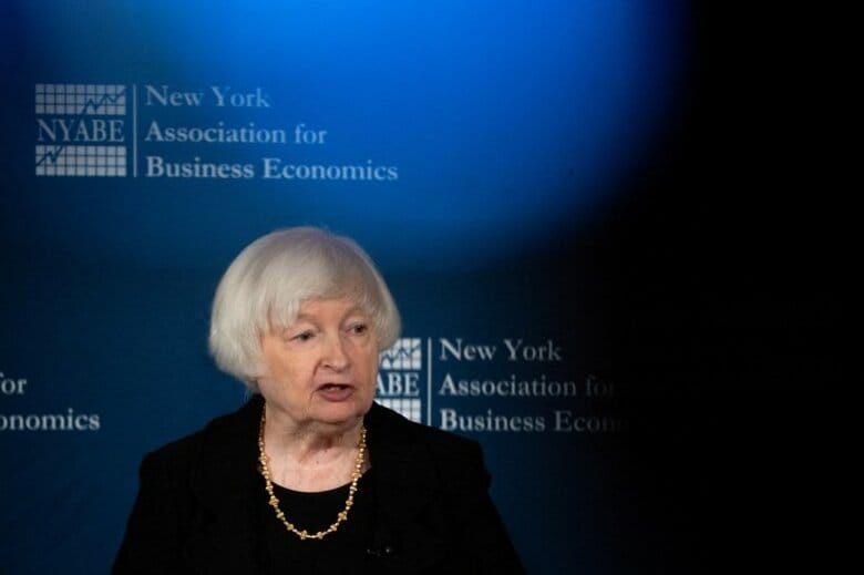 写真はイエレン前米財務長官。ニューヨーク市で2025年1月撮影。REUTERS/Jeenah Moon