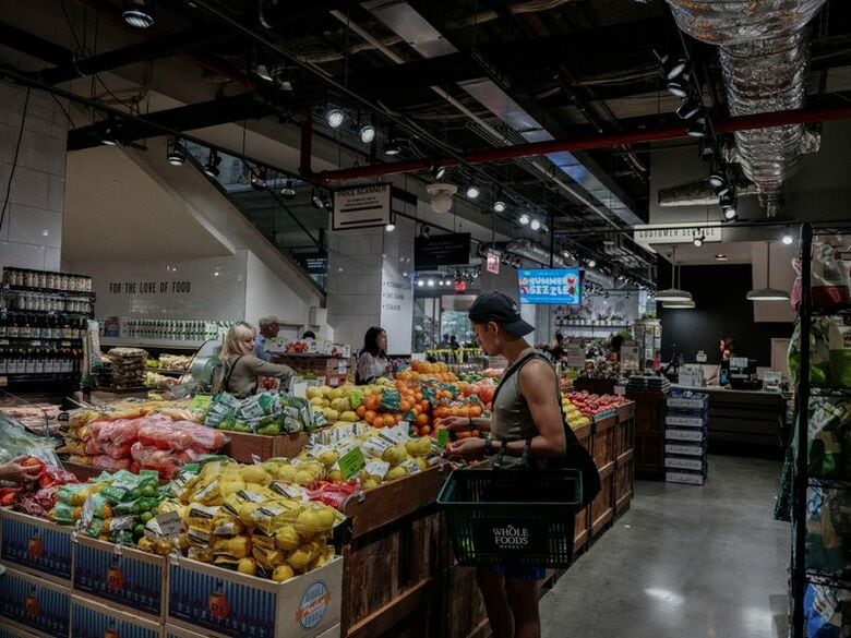 米ニューヨークの食料品店で2025年7月撮影　REUTERS/Jeenah Moon