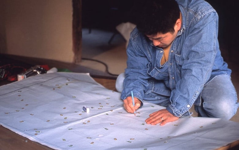 1998年、《Sea of Time \'98》制作時の宮島達男（写真：上野則宏）