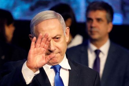 　１２月２７日、イスラエル与党の右派「リクード」は、前日行われた党首選で首相のネタニヤフ党首が再選されたと発表した。写真はテルアビブで１１月１７日撮影（２０１９年　ロイター/Nir Elias）