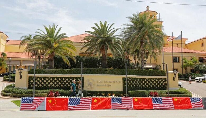 ４月５日、トランプ米大統領は６日─７日、フロリダ州パームビーチの高級別荘「マールアラーゴ」で中国の習近平国家主席との初会談に臨む。写真は習近平国家主席の宿泊先となるオー パーム ビーチ リゾート & スパ（２０１７年　ロイター／Joe Skipper）