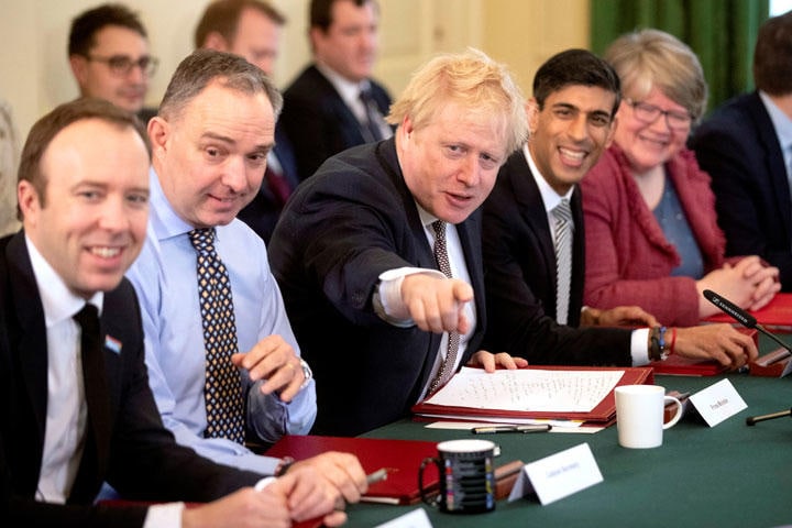 ジョンソンの気取りのない人柄が多くの人を魅了している　Matt Dunham/REUTERS