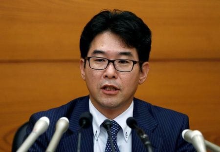 　日銀の片岡剛士審議委員は３日、群馬県金融経済懇談会（オンライン形式）に出席し、日銀が現在行っている金融政策の点検について、まずは現行の各種施策が経済や物価に与える効果を十分に分析、検証しなくてはならないと述べた。写真は２０１７年７月、東京の日銀本店で撮影（２０２１年　ロイター/Issei Kato）