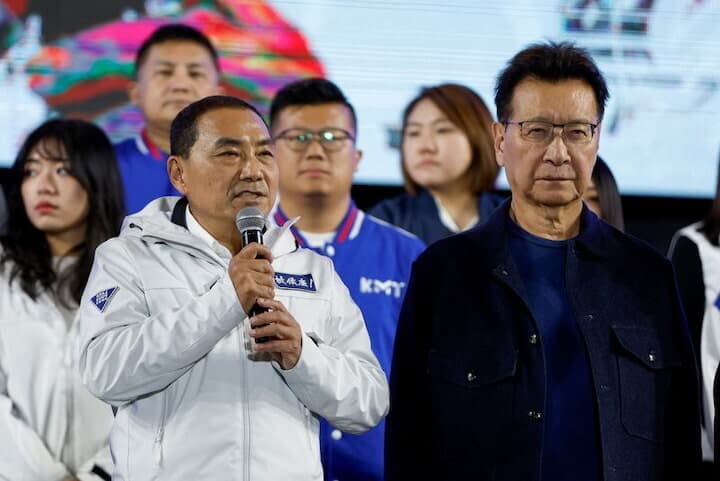 １月１３日　台湾総統選で与党・民主進歩党（民進党）の総統候補の頼清徳氏が勝利を確実にした。写真は同日、新北市で敗北宣言する国民党の侯友宜候補（２０２４年　ロイター/Carlos Garcia Rawlins）