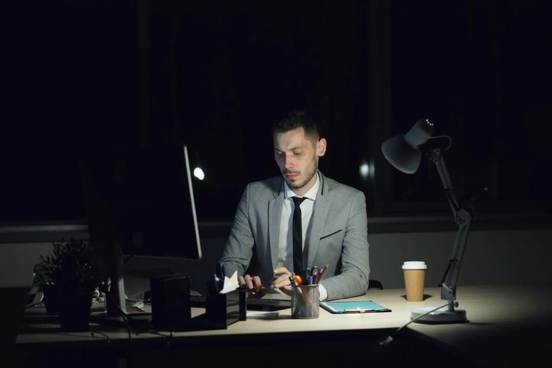 休まないのは誰のせい？ アメリカ人の「有給放置」5つの理由に見る現代の病　Vitaly Gariev-Unsplash