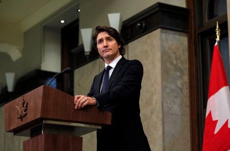 ２月１４日、カナダのトルドー首相（写真）は、新型コロナウイルスワクチン接種義務に抗議するトラック運転手らのデモに対処するため、政府が緊急権限を発動したと表明した。オタワで１１日撮影（２０２２年　ロイター/Patrick Doyle）