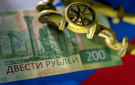 　３月３１日、ロシア大統領府のペスコフ報道官は、「非友好国」顧客のロシア産ガス購入について、契約に記載された通貨でルーブルを購入することが必要になると述べた。２３日撮影（２０２２年　ロイター）