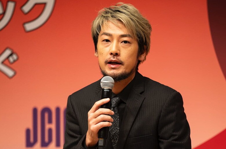 ニューヨークのゲイの人々の愛情とエイズとの闘いを描いた舞台『インヘリタンス―継承―』主演の福士誠治氏