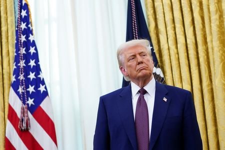 トランプ米大統領は１２日、ロシアとウクライナ紛争の停戦を巡り前向きなメッセージを受け取ったと述べた。写真は２月、ホワイトハウスで撮影（２０２５年　ロイター/Nathan Howard）