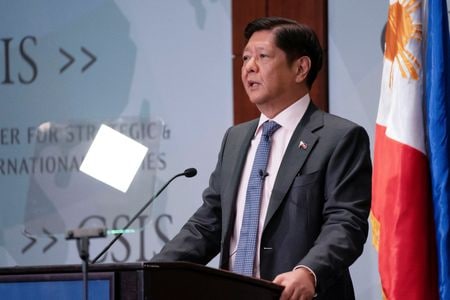 フィリピンのマルコス大統領は１８日、同国初の政府系ファンドを設立する法案に署名した。資料写真、５月、米ワシントン（２０２３年　ロイター／Nathan Howard）