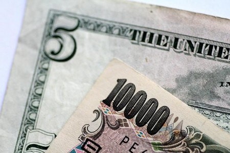 　６月５日、今週の外為市場でドル／円は、ビッグイベントが集中する週後半にかけて、思惑から相場が振られやすいとみられている。都内で２日撮影（２０１７年　ロイター／Thomas White）