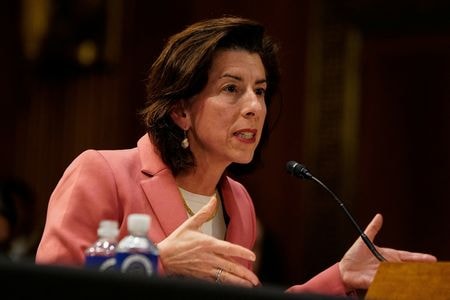 　米国のレモンド商務長官（写真）は５月２５日、ワシントンで中国の王文濤商務相と会談し、米企業への中国の対応に懸念を表明した。１６日、ワシントンで撮影（２０２３年　ロイター/Elizabeth Frantz）