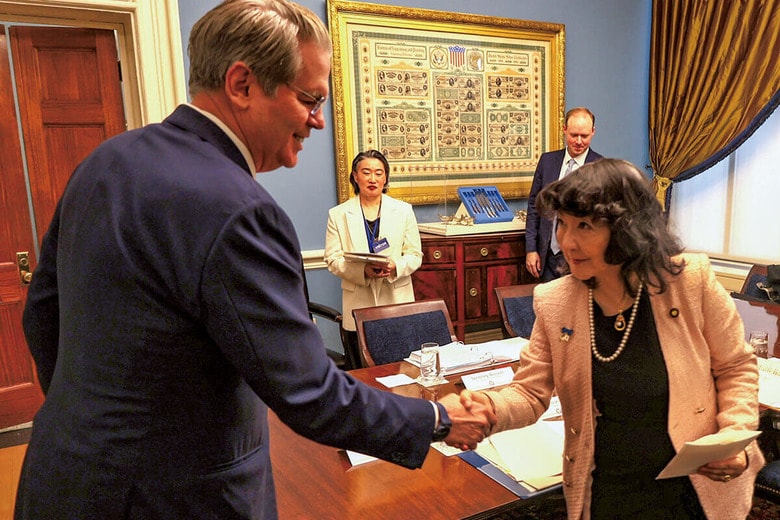 ワシントンでベッセント財務長官と会談した片山財務相（1月12日）　JAPAN’S MINISTRY OF FINANCE