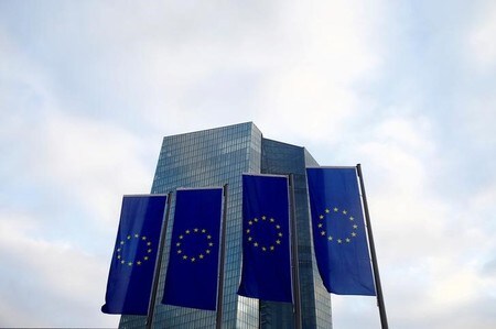 　６月２２日、欧州中央銀行（ＥＣＢ）は、貸出条件付き長期資金供給オペ（ＴＬＴＲＯ）の早期償還額が１１０億ユーロとわずかにとどまるとの見方を示した。写真はフランクフルトの本店、２０１５年１２月撮影（２０１８年　ロイター/Ralph Orlowski）
