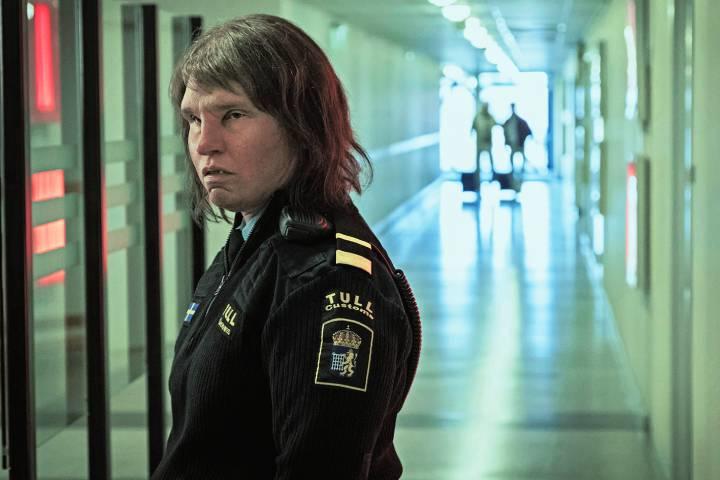 ティーナがヴォーレに感じたにおいの正体が徐々に明らかに　©META_SPARK&KÄRNFILM_AB_2018