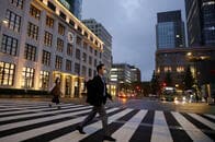 「自粛」という言葉の向こうに見えてくる日本人独特のマインド