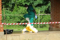 トランプの「オバマつぶし」、エボラ対策費を削減