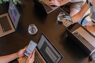 AI時代のキャリア危機...Z世代が感じる「学ぶ機会すら奪われる恐怖」【note限定公開記事】