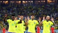 【動画】選手たちと一緒に踊るブラジルのチッチ監督
