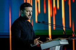 ゼレンスキー氏、戦時下選挙は国を「破壊」　前国防相の要求に反論