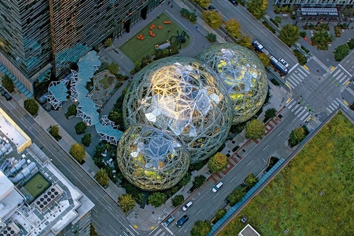 上空から見たアマゾン本社の施設スフィアーズ