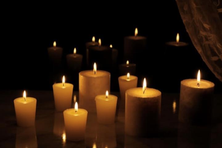 ほのかに灯るキャンドル