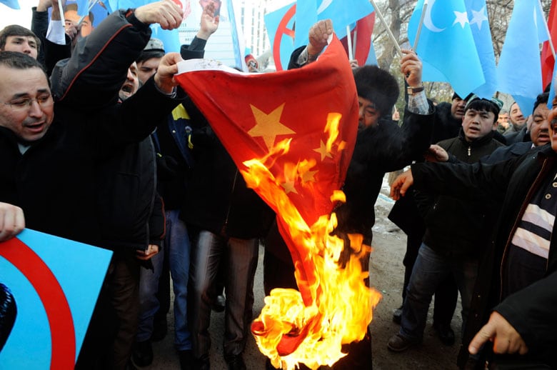 習近平のトルコ訪問に抗議するウイグル人（2012年、アンカラ）　REUTERS