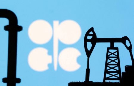 石油輸出国機構（ＯＰＥＣ）加盟国とロシアなどの非加盟国で構成するＯＰＥＣプラスは３日、６月の生産量を日量４１万１０００バレル引き上げることで合意した。（２０２５年　ロイター/Dado Ruvic/Illustration/File Photo）