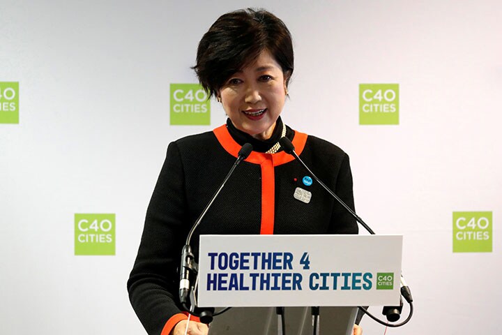 小池は都知事としての公務で出張していたパリで敗戦の弁を語った　Charles Platiau-REUTERS