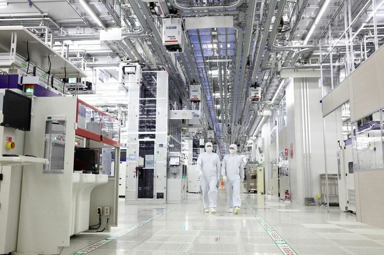 写真はサムスン電子の半導体工場。2022年9月提供。 Samsung Electronics/Handout via REUTERS