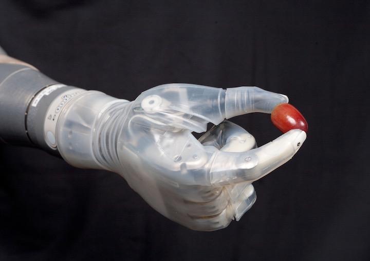 ルーク・スカイウォーカーにちなんで名付けられた最先端の義手 Mobius Bionics-University of Utah