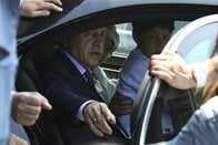 狙われたトルコ大統領機、クーデターはなぜ失敗したか